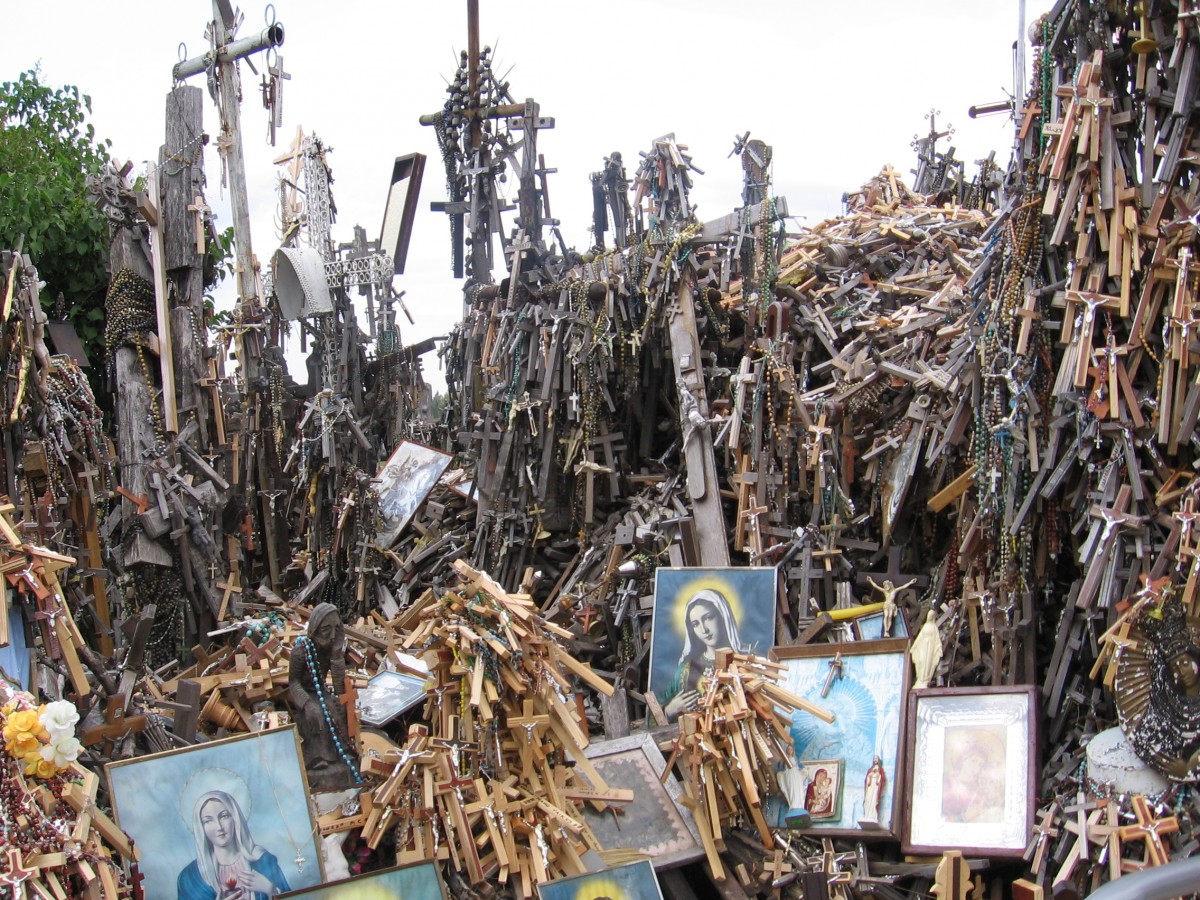 Fun Facts for Kids on the Hill of Crosses - Image of the Hill of Crosses in Lithuania - Hill of Crosses Quiz