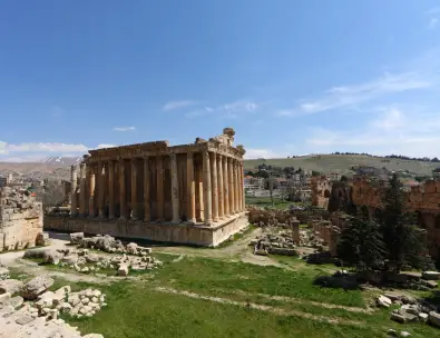 All About Lebanon Fun Facts for Kids - Image of the Roman Temple Ruins in Lebanon - Lebanon Quiz